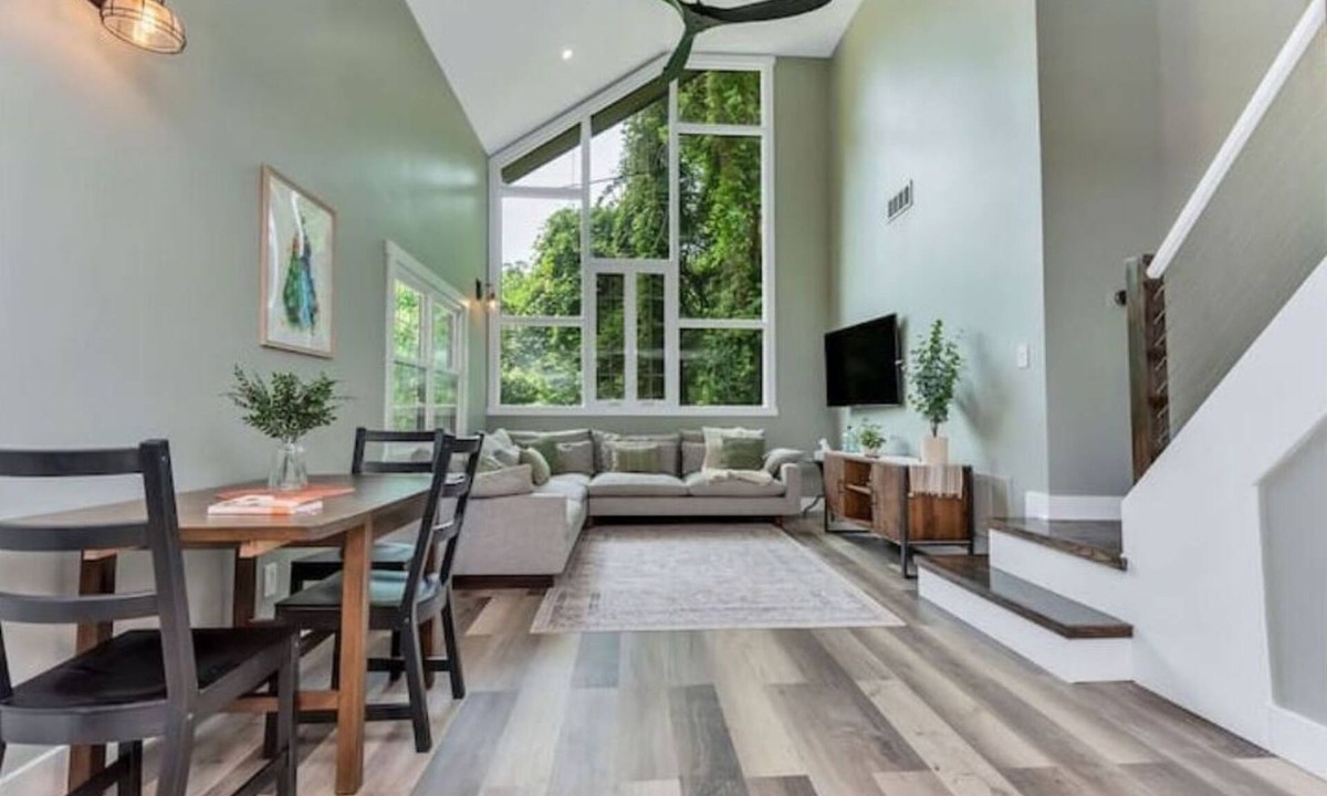 South Belmont House | Modern 3 BR house in Belmont