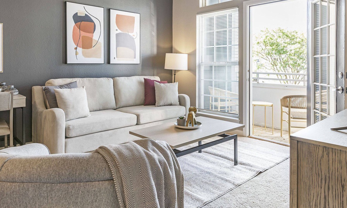 Carmel Apartment | Modern Apartment in Prime Location (ID9979X33)