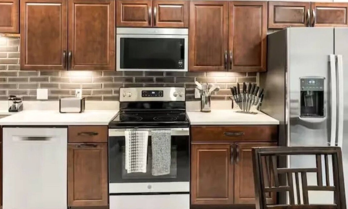 Bloomington Apartment | Modern Luxury Stay near ISU & Downtown
