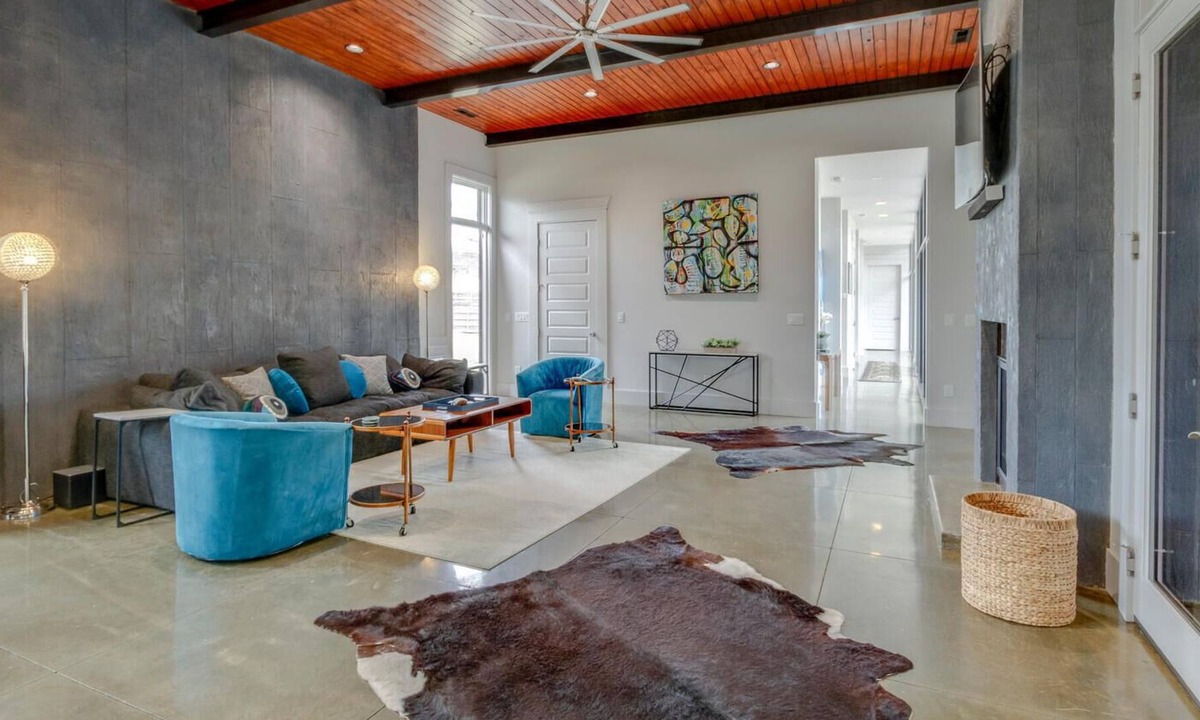 The Nations House | Nations Oasis - Luxury & Style - Pool & Hot Tub