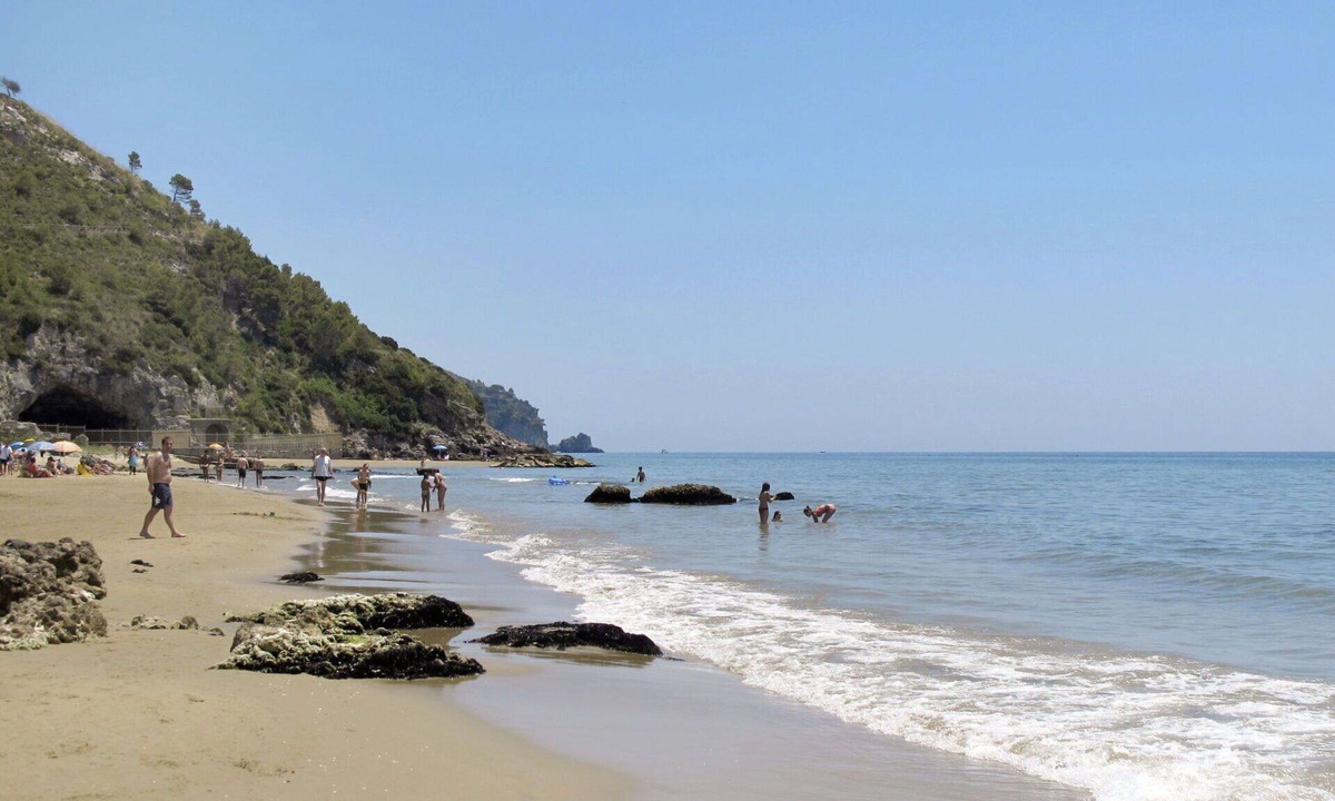 Sperlonga Apartment | Nice apartment for 3 people with WIFI, pool, A/C, TV, terrace and pets allowed