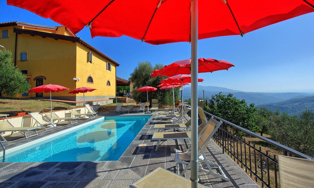 Montebonello Villa | Nice apartment in villa for 4 guests with A/C, WIFI, pool, TV, patio and pets allowed