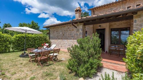 Roccalbegna Apartment | Noce