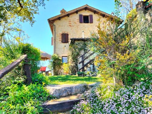 Penna San Giovanni Villa | Old House