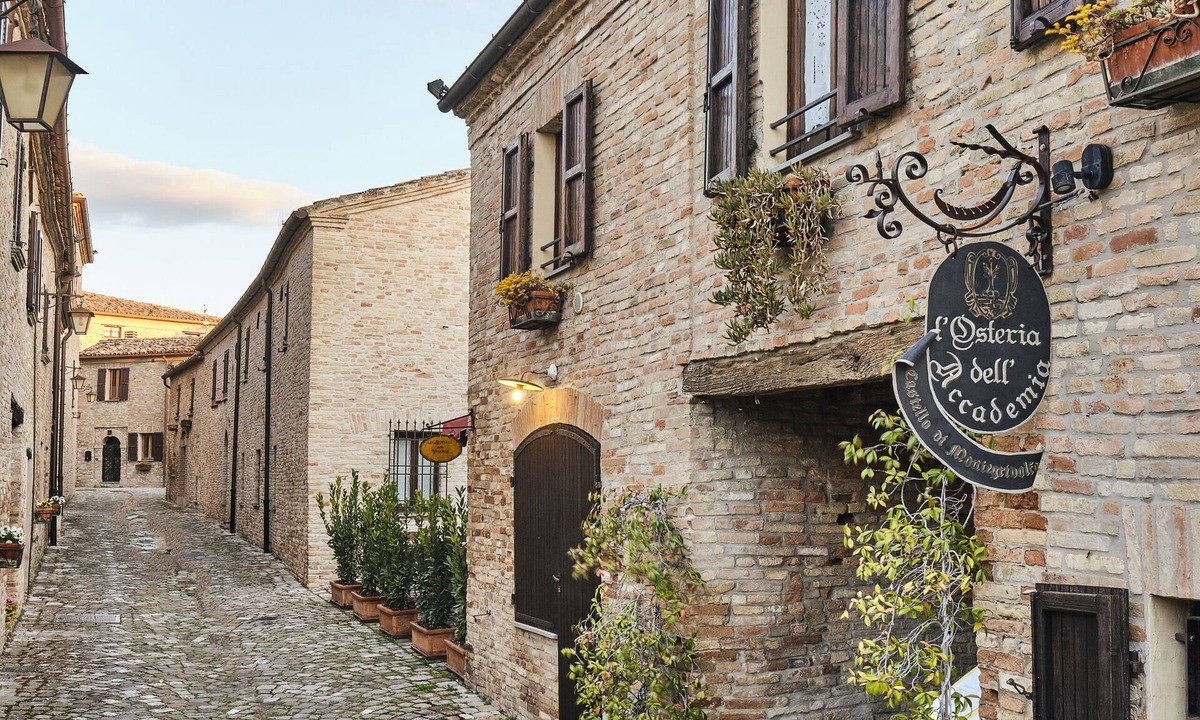 Montegridolfo Hotel | Palazzo Viviani Castello di Montegridolfo