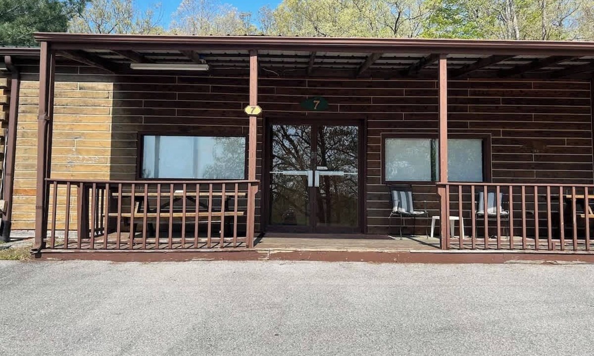 Eckerty Cabin | Patoka Lake Adjoining Cabin #7B at Patoka 4 Seasons Resort