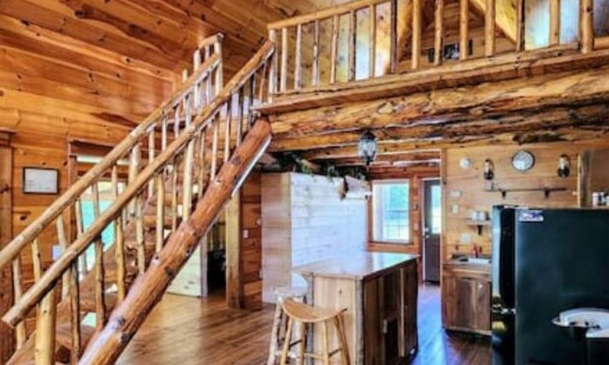 South Butler Cabin | Peaceful Rustic Cabin
