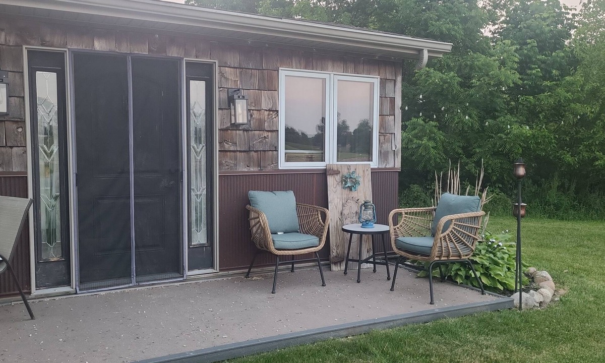 Spencerville Cabin | Perfect 1bedroom offgrid cabin on 10private acres in a peaceful country setting