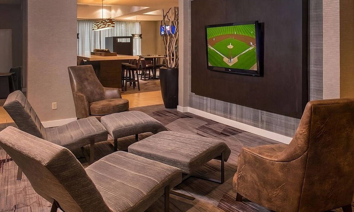 Rosslyn Apartment | Pet-friendly Hotel! FOUR Relaxing Units, Self Parking!