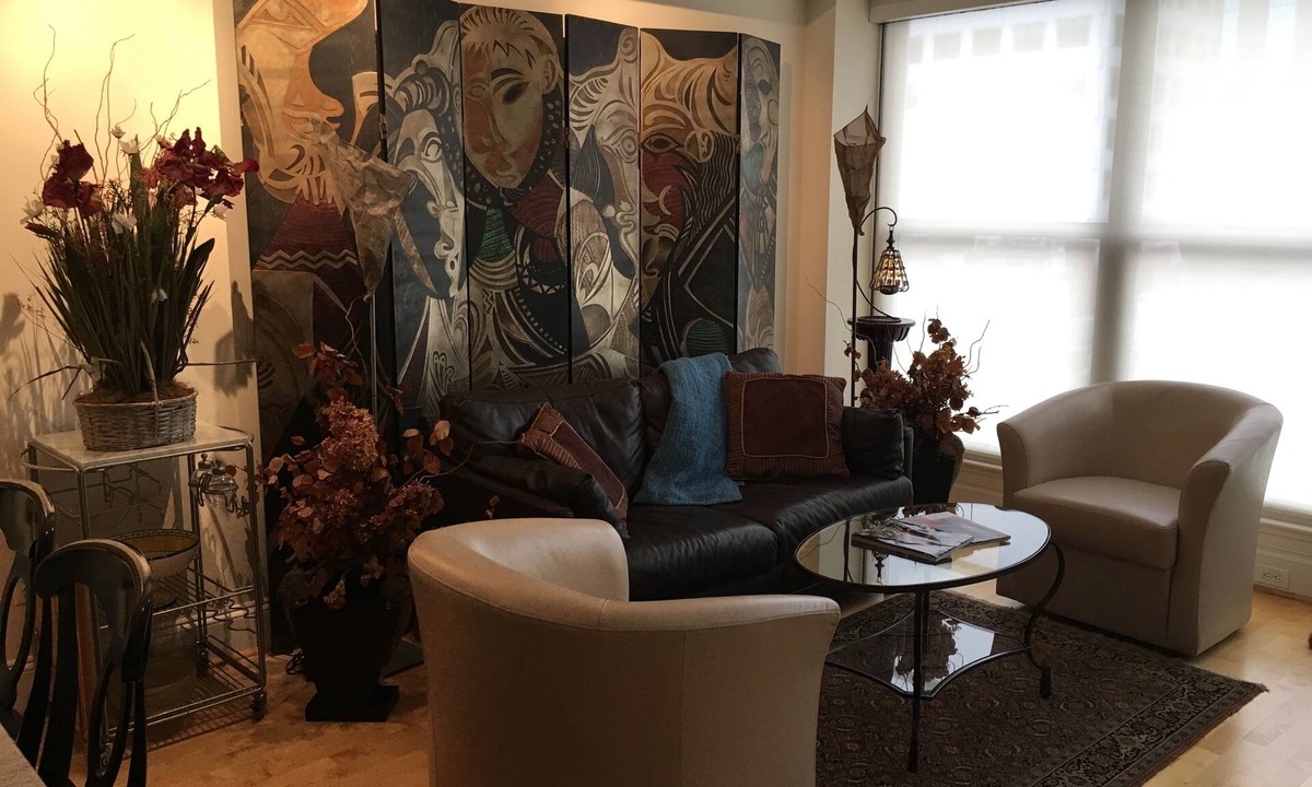Rosemont House | Pet Friendly Two Bedroom Town House In Del Ray Alexandria VA. 4k Per Month