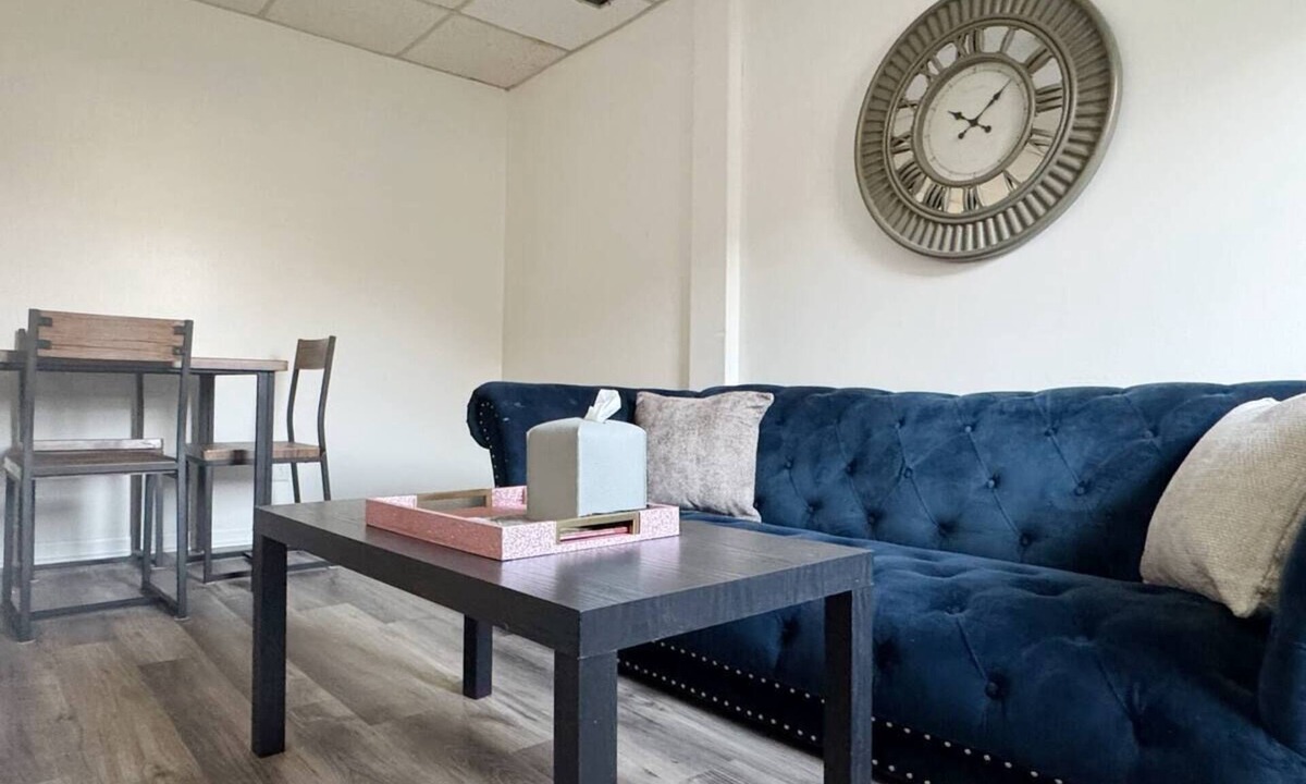 Inglefield Apartment | Princeton Suite 6 - KING 2BR/2BA