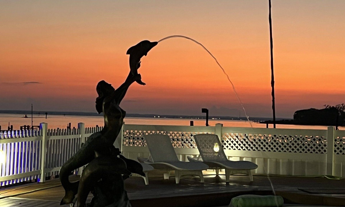 Issue House | Private Waterfront Retreat with Pool, Dock Bar & Crab Shack