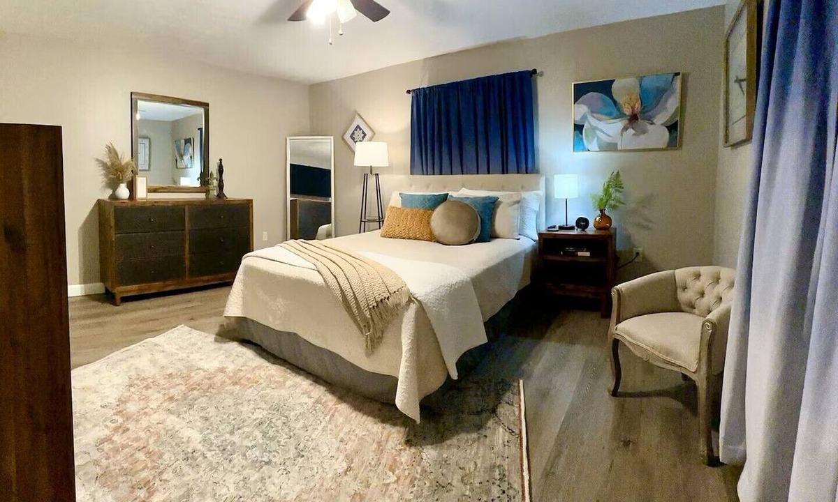 South Point Apartment | Quaint, spacious, & relaxing; come stay with us, you'll enjoy the details.