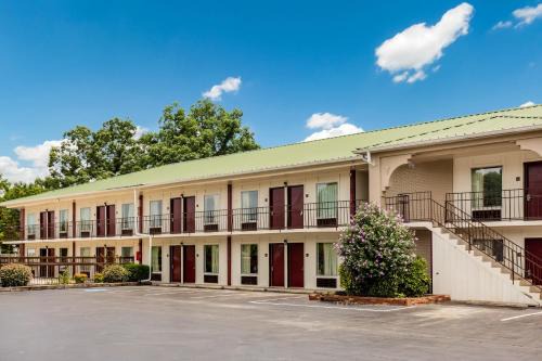Monteagle Hotel | Red Roof Inn Monteagle - I-24