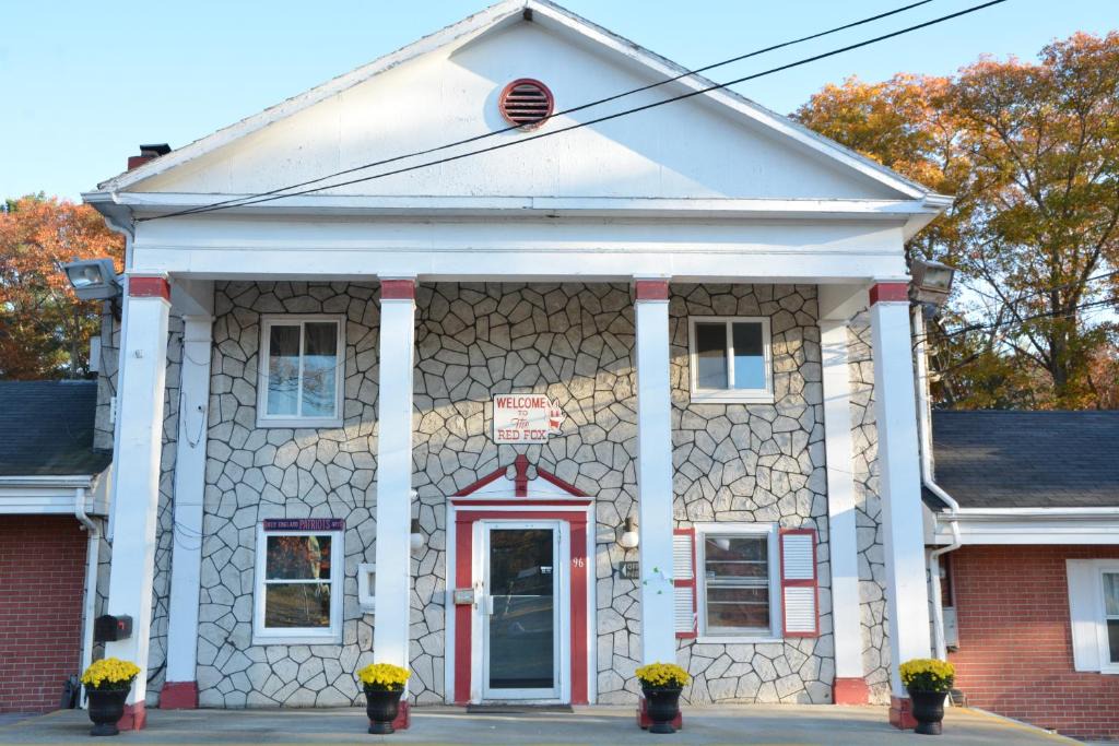 Foxboro Hotel | Redfox Motel
