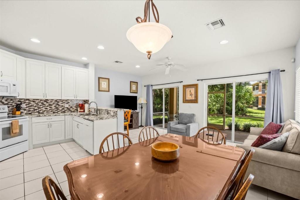 Port Saint Lucie Villa | Right Direction Rentals 2 Bedroom Villa 9119
