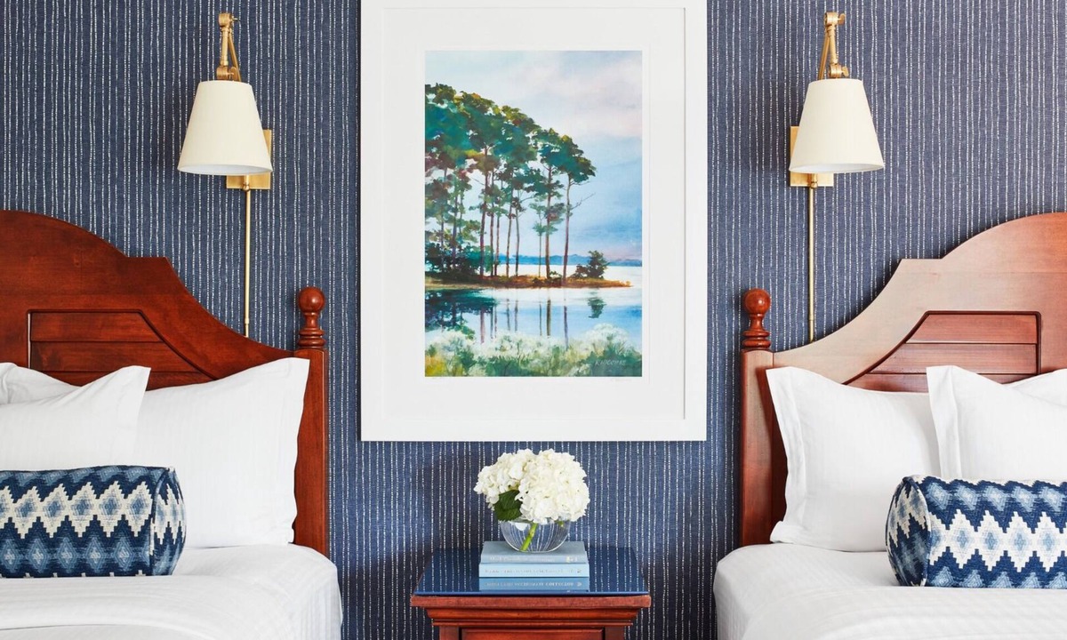 Irvington Hotel | Room Overlooking Calm Waters | Relaxing Getaway w/Seasonal Pool, Courtyard