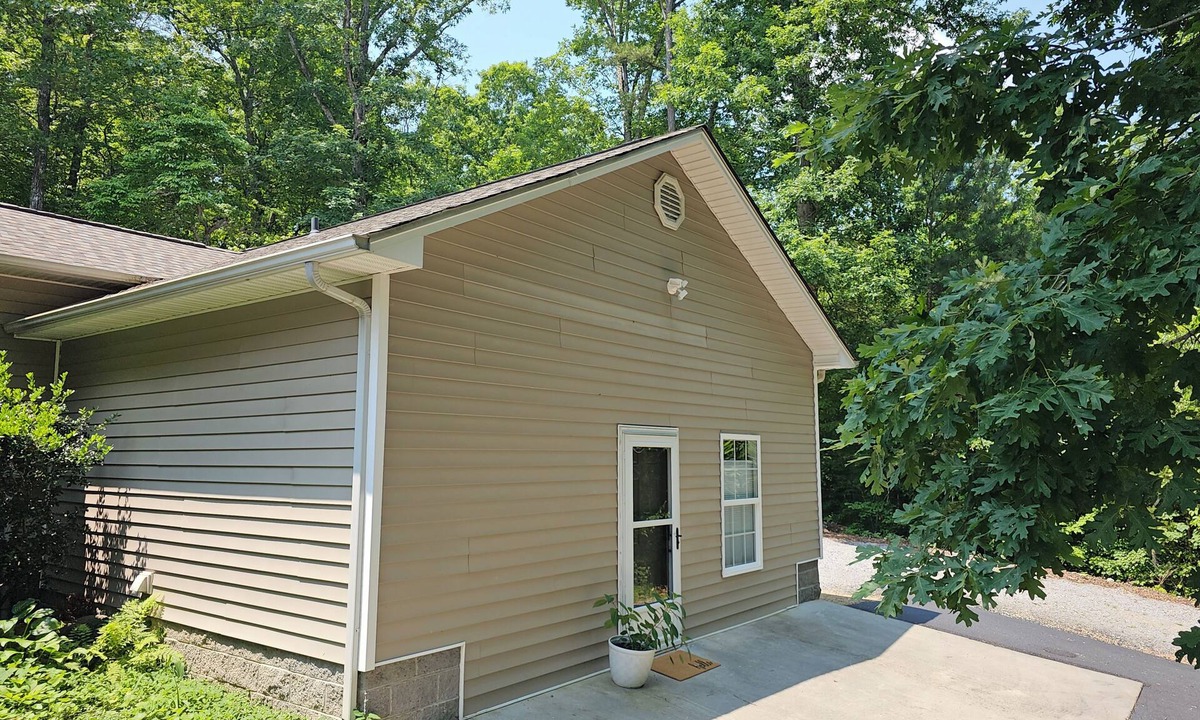 Decatur Apartment | Scenic Serene Spacious Studio 65in Smart TV WiFi Sun Ticket Laundry Full Kitchen