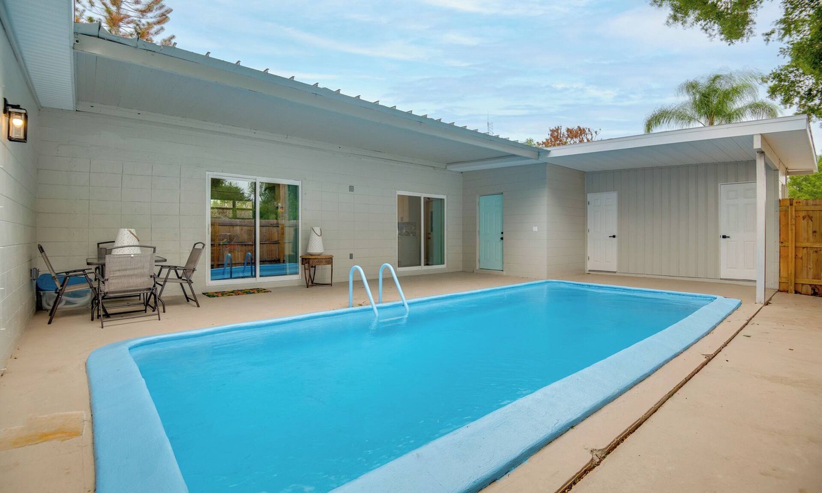 Rockledge House | Shuttle Launch Views! Escape 9 Mi to Cocoa Beach