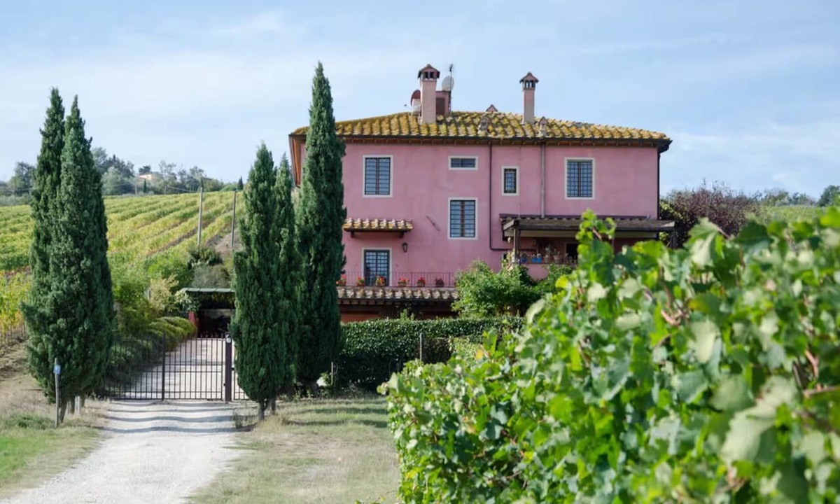 Montespertoli House | Small Tuscan villa in the heart of lush vineyards