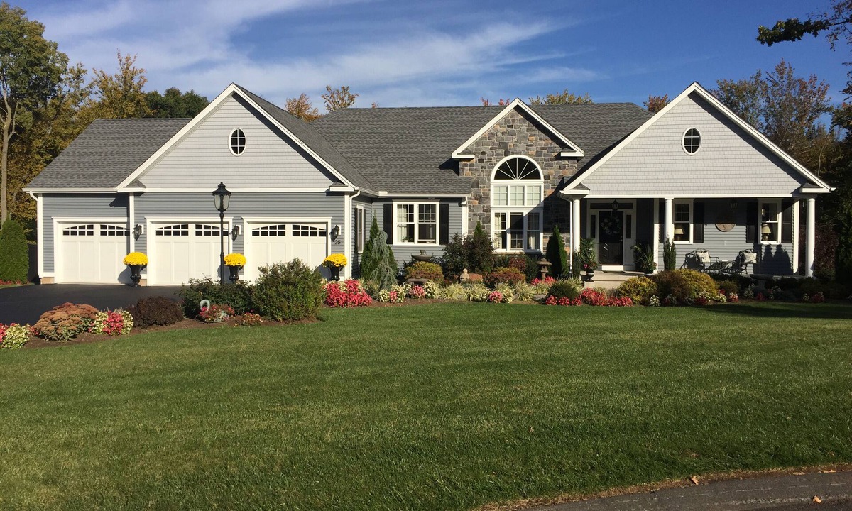 Bloomfield Apartment | Spacious Guest Apartment in the quiet suburbs of Hartford