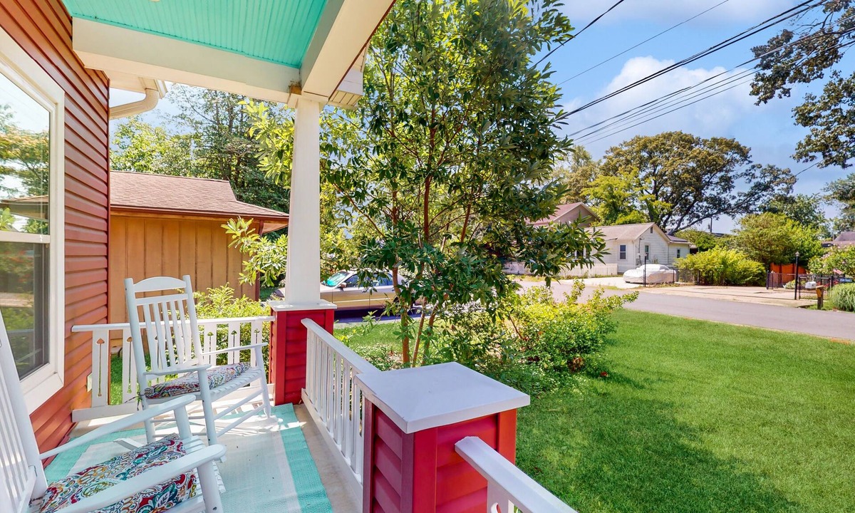 Edgewater House | Splendid dog friendly home within walking distance to beach & play area