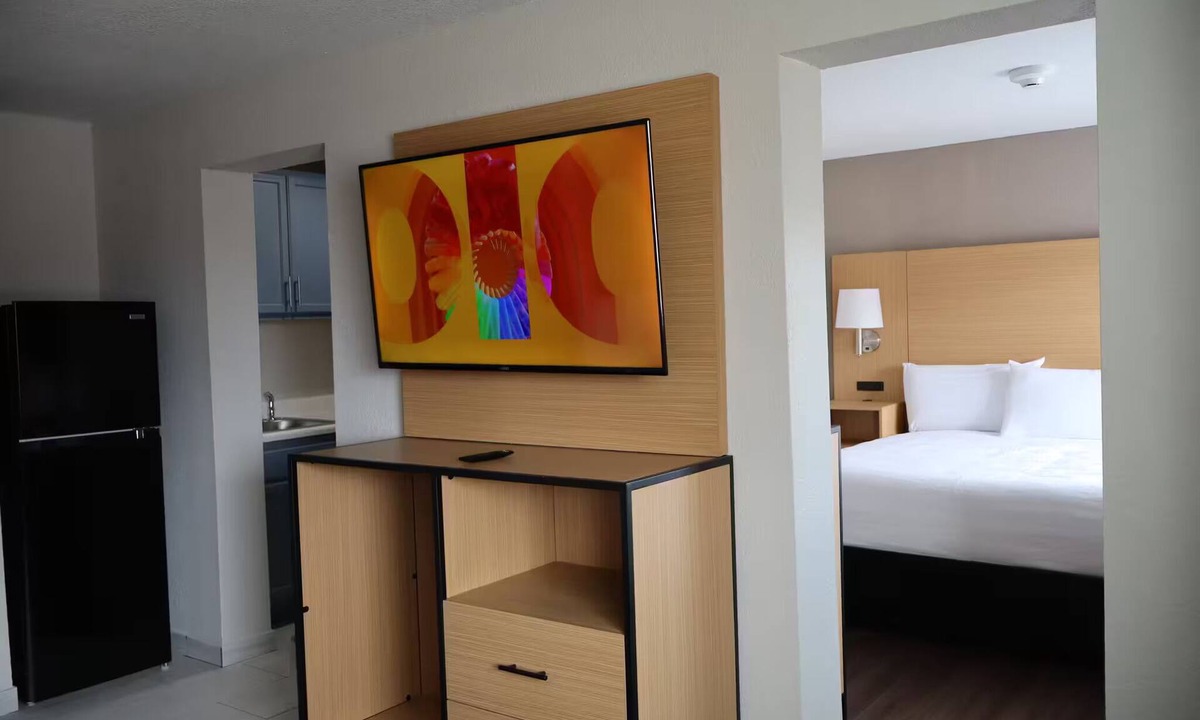 Warsaw Hotel | Studio 6 Suites