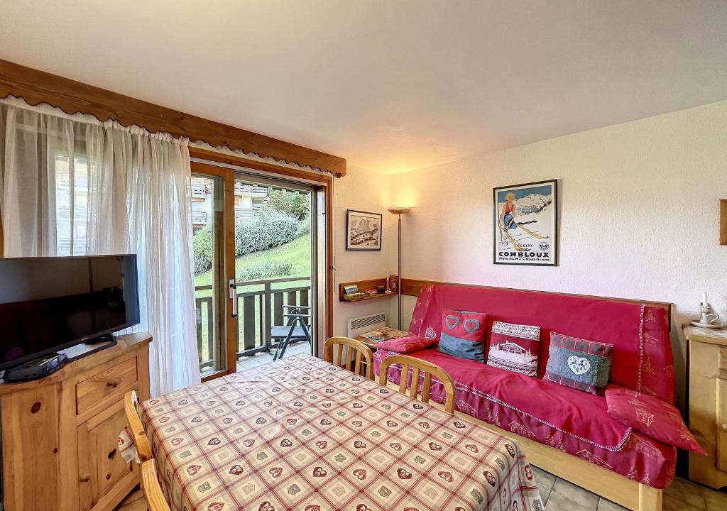 Combloux Apartment | Studio cabine proche centre Combloux, 4 pers, balcon, parking - FR-1-560-53