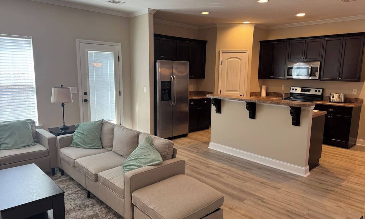 Midtown House | Stylish 2BR, Parking | Masters & Medical District