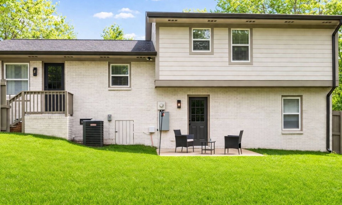 Paw Creek House | Stylish Zen 3BR Upper Level Near CLT & Whitewater