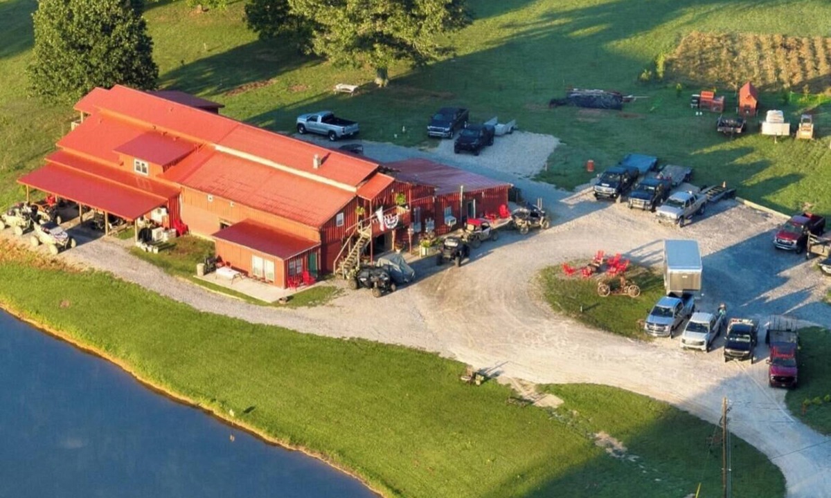 Ashley Oaks House | The Big Red Barn Unit #6- Direct Trail Access- 150 yards from G-23