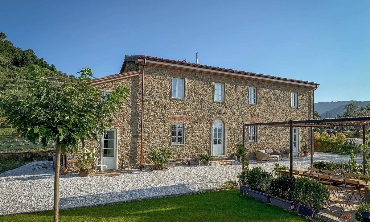 Macchino House | Typical Stone House with Swimming Pool 6/8 Pax in the countryside between Florence and Lucca.