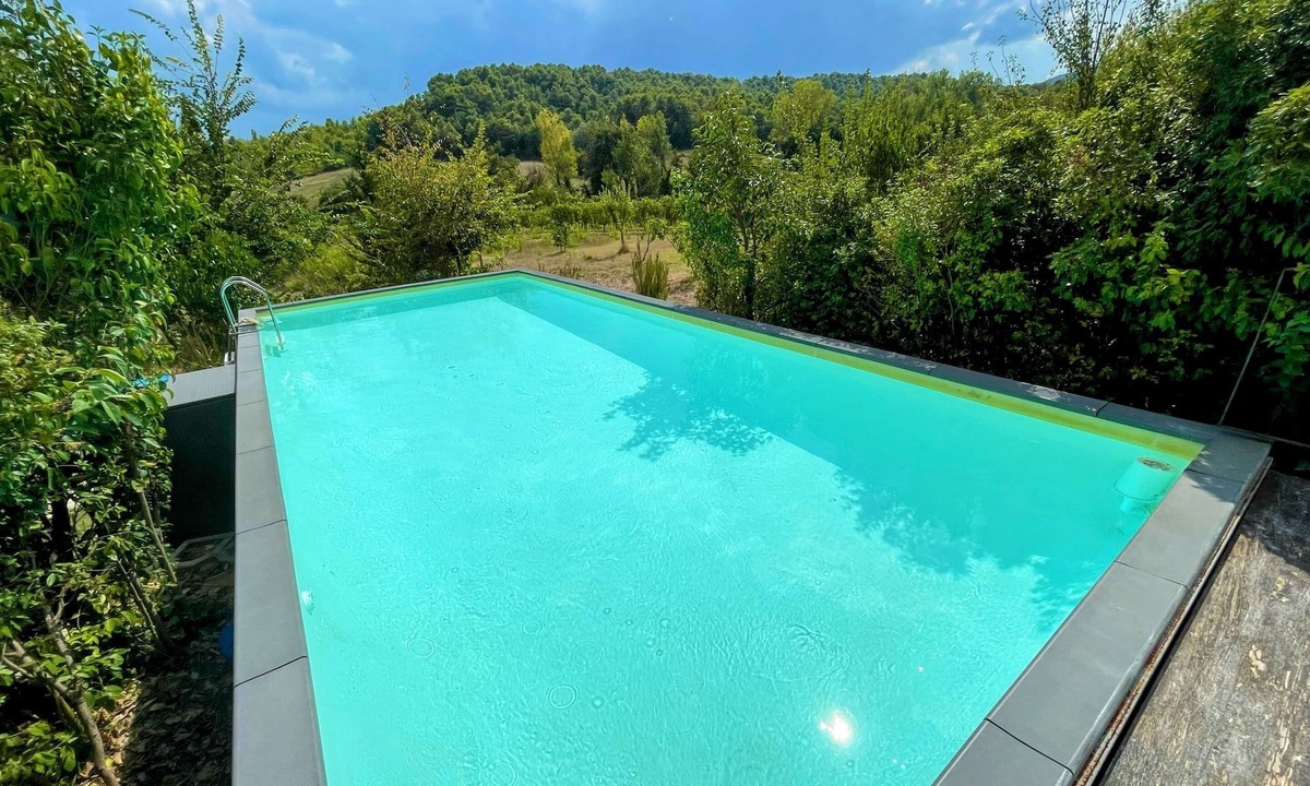 San Brizio Villa | Umbrian Paradise contains 5 Bedrooms with Private Pool and Stunning Views