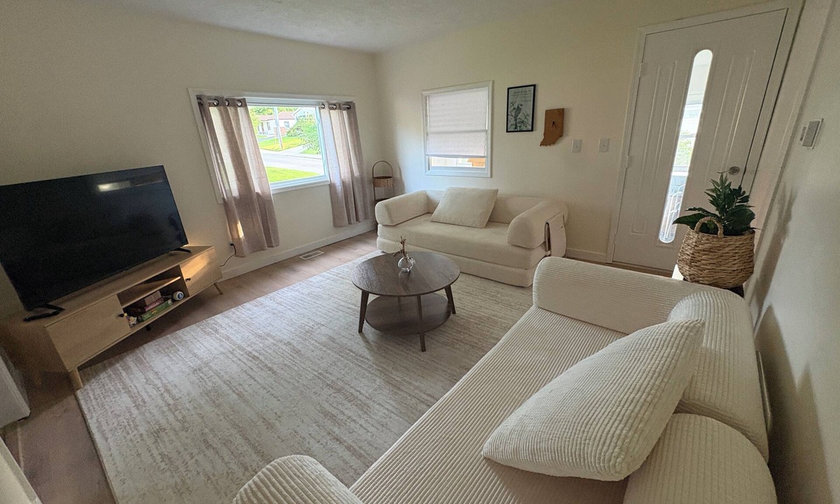 Bloomington House | Updated 3BR Home Minutes from IU & Downtown