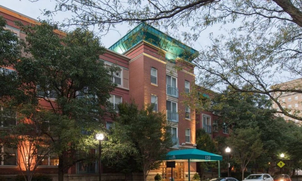 Downtown Cincinnati Apartment | Upscale Modern Apartment near OTR/Downtown Area