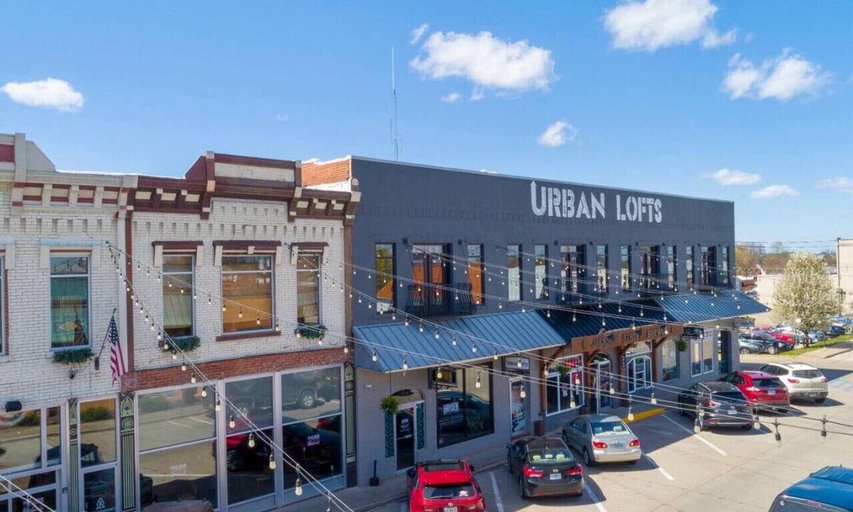 Perryville Apartment | Urban Loft #7 BLUE · Downtown Urban Loft above Restaurants & Boutiques