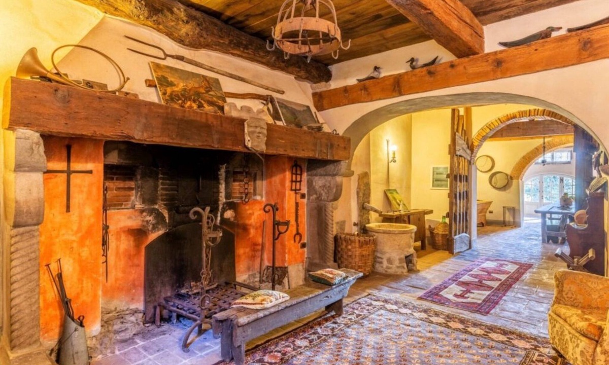 Lucca Villa | 'Villa Barsocchini' with Mountain View, Private Pool and Wi-Fi