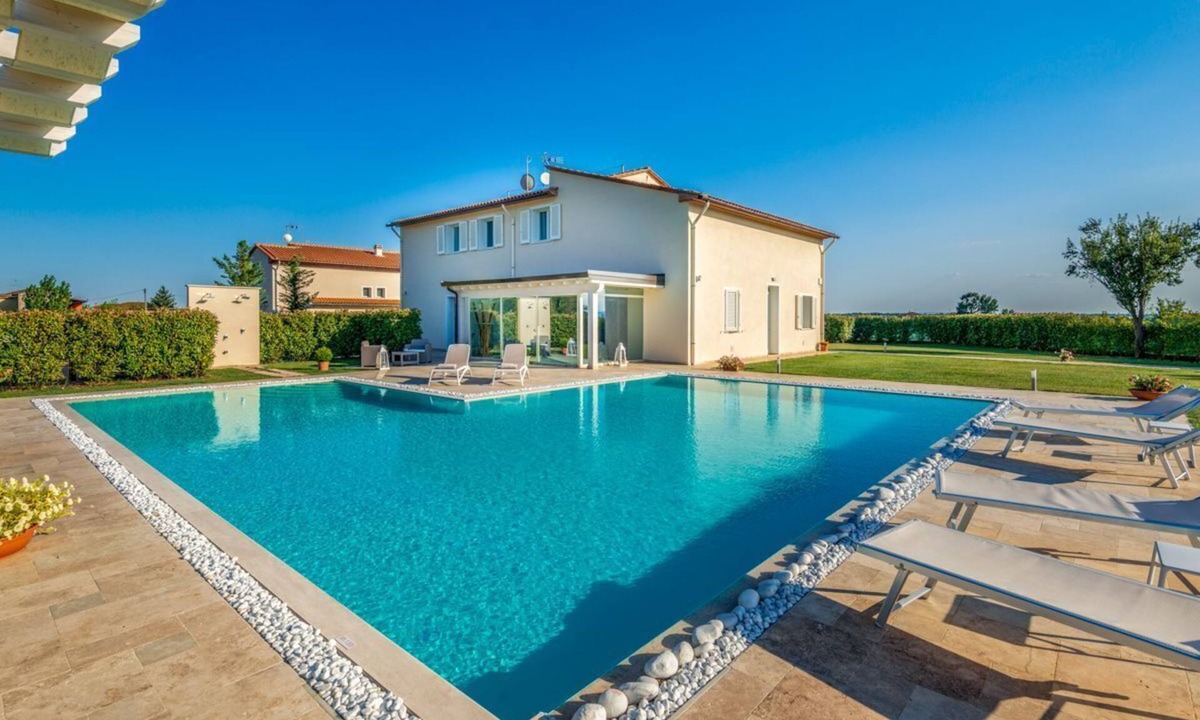 Pieve a Nievole Villa | Villa Ferdinando - Five Bedroom Villa, Sleeps 10