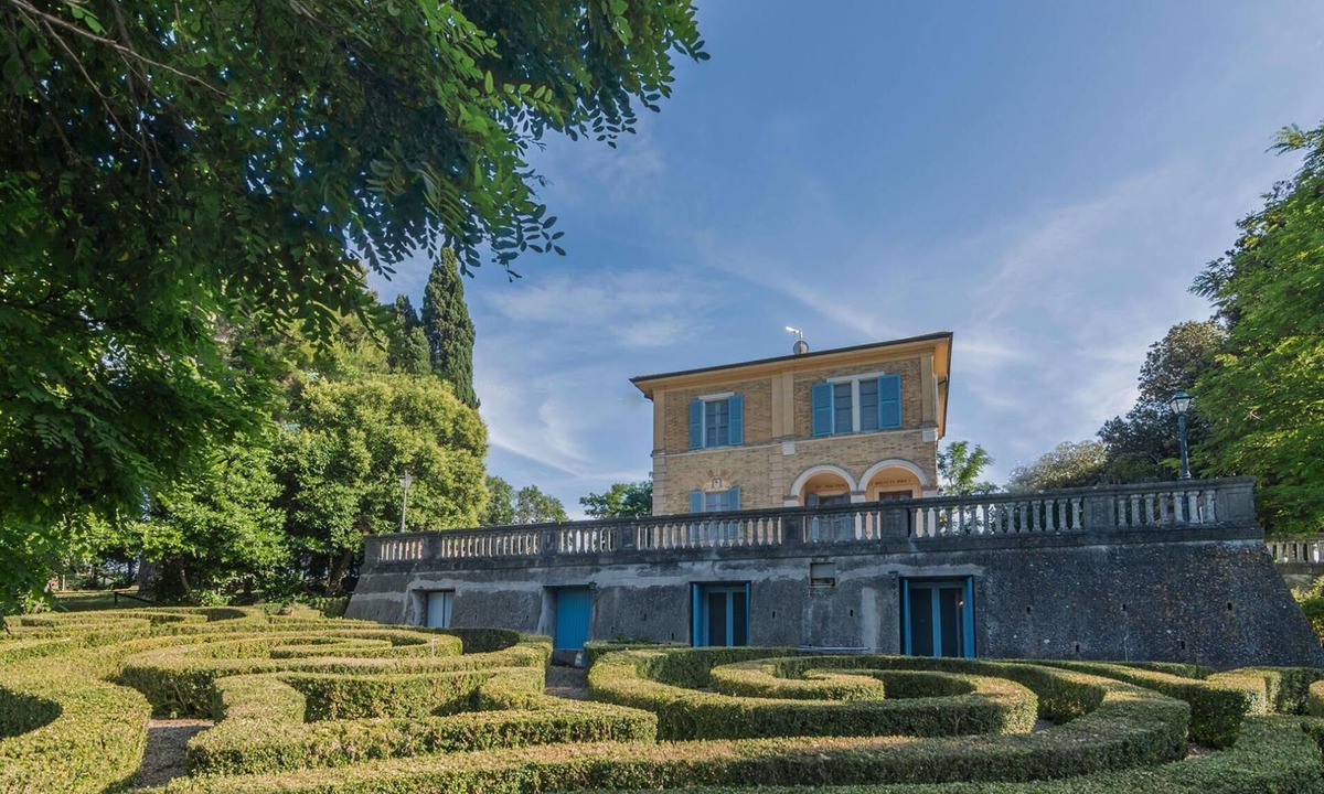 Osimo Villa | Villa Liberty - Private villa, 4 bedrooms, pool use, airco, wifi, see, Marche