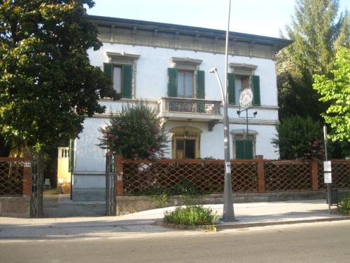 Lucca Historical Center Bed & Breakfast | Villa Patrizia B&B
