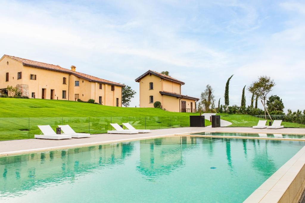Castel San Pietro Terme Villa | Villa Santa Maria Maddalena by Palazzo di Varignana