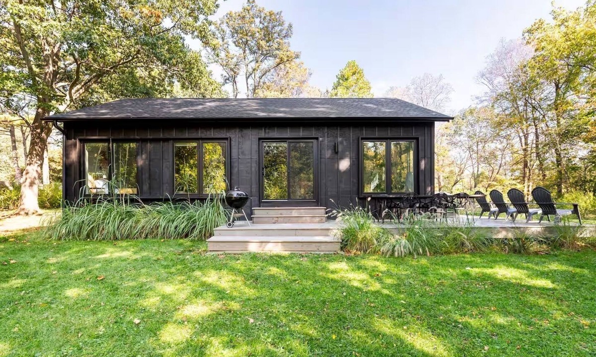 Poughkeepsie Cottage | Wappinger Cottage - Scandinavian retreat on a creek