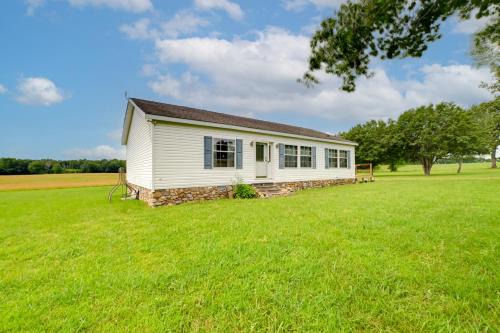 McEwen House | Warm & Inviting Family Home - 2 Mi to Golf Course!