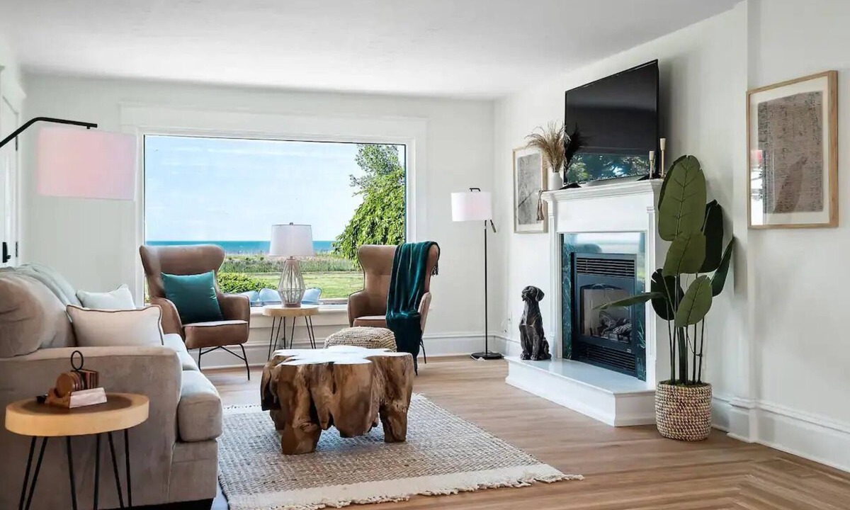 Port Clinton House | Waterfront sleeps 13 2-Kings/Crib/1st flr sleeper