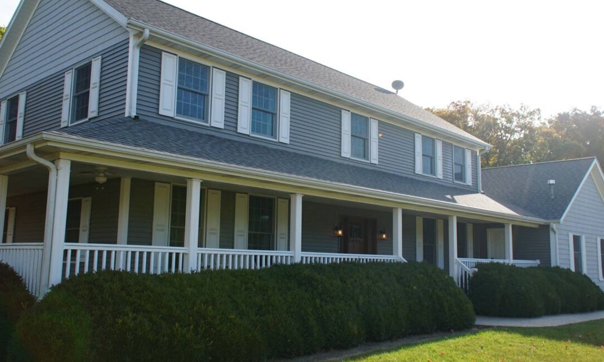 Attica House | Wolf's Den - Spacious 5 Bedroom, 4.5 Bath on Beautiful Country Lot