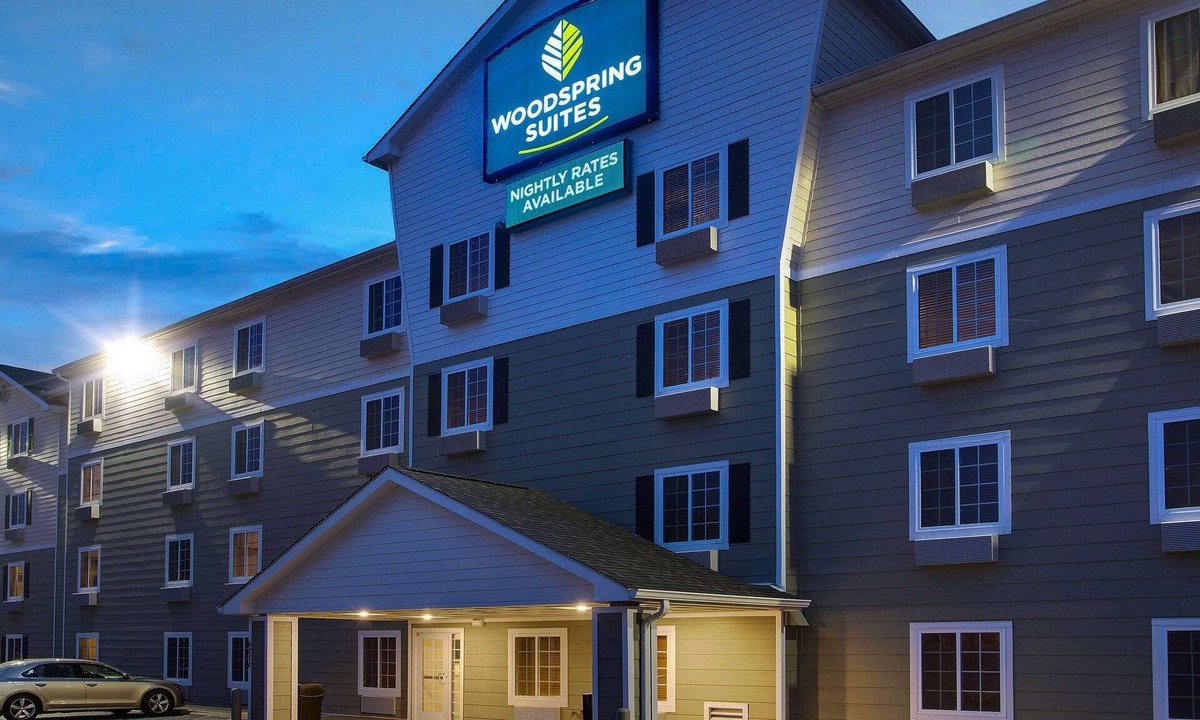 Camp Springs Hotel | WoodSpring Suites Washington DC Andrews AFB