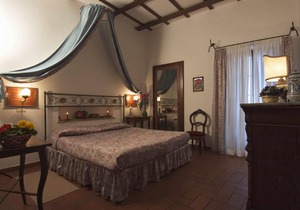 Comfortable accommodation in a castle, swimming pool