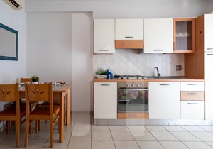 Holiday Rendez Vous 17 - First floor apartment with side sea view