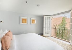 Sonder | The Grace | Beautiful Studio + Courtyard