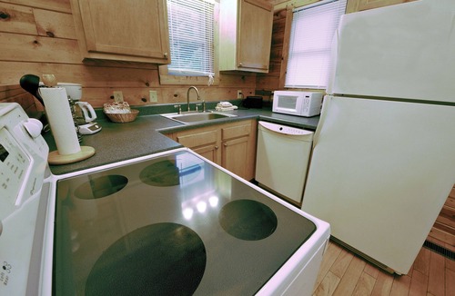 Blue Jay Cabin | 1 Bedroom 1 Bath Cabin (Beaver, WV)